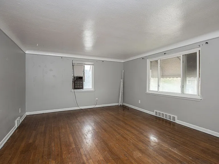 14625 Milverton Rd — Photo 6