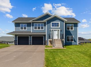 73 Waters Edge Ln, Cornwall, PE C0A 1H4
