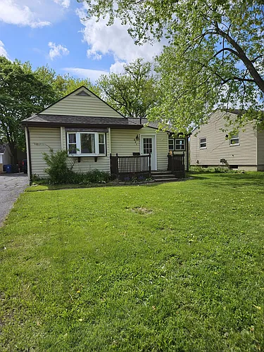 621 Charles St Photo 1