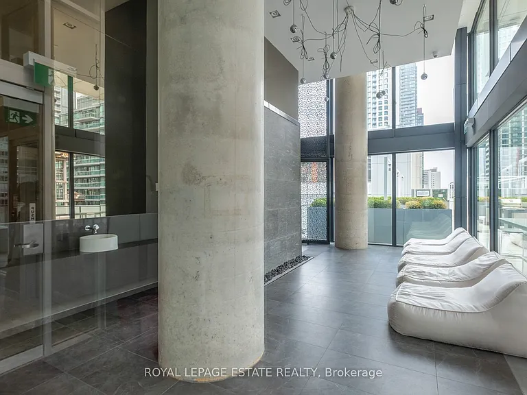 161 Roehampton Ave #2607 — Photo 15