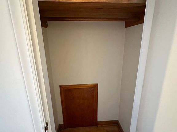 4th image of 4601 Greenwood Dr