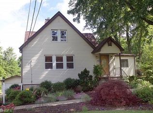 33337 Cedar Rd, Mayfield Heights, OH 44124