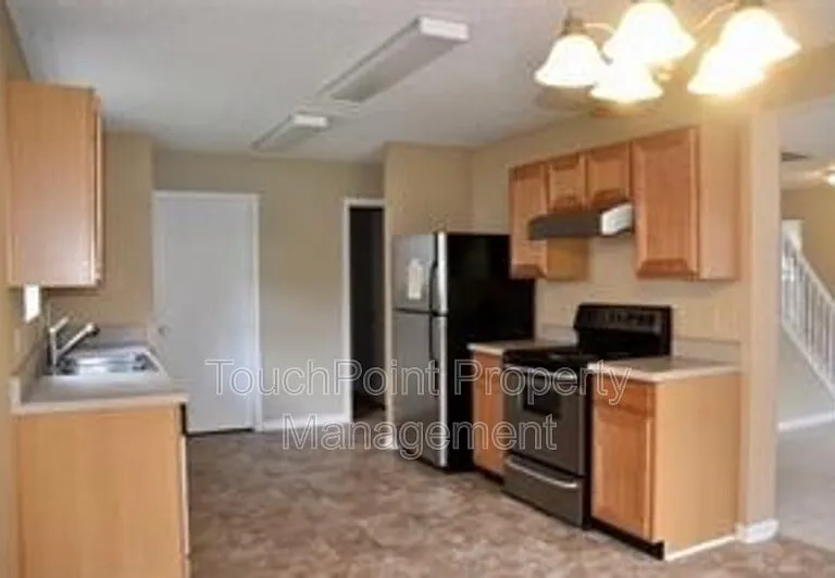 2038 Dunsmore Ln — Photo 4