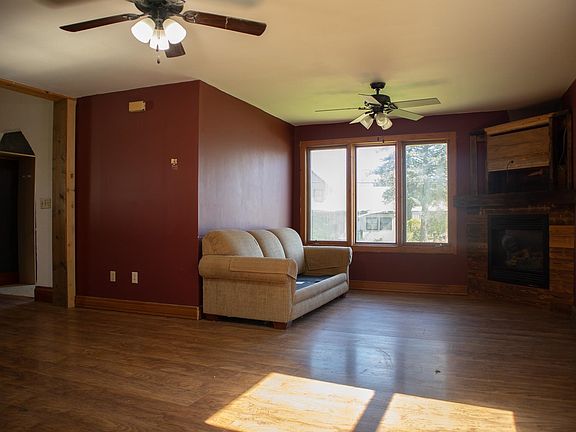 3rd image of 701 Franklin St