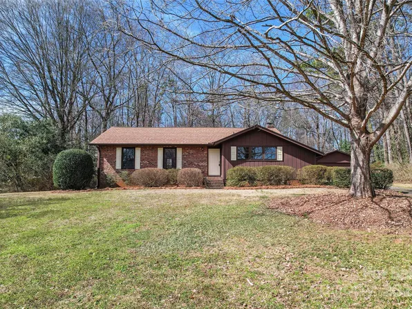 10007 Mountain Apple Dr, Mint Hill, NC 28227