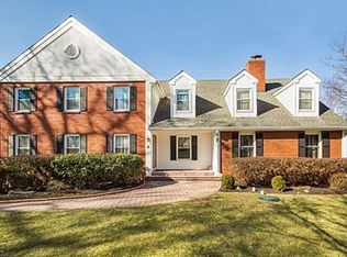 8 Wilkinson Rd, Randolph, NJ 07869