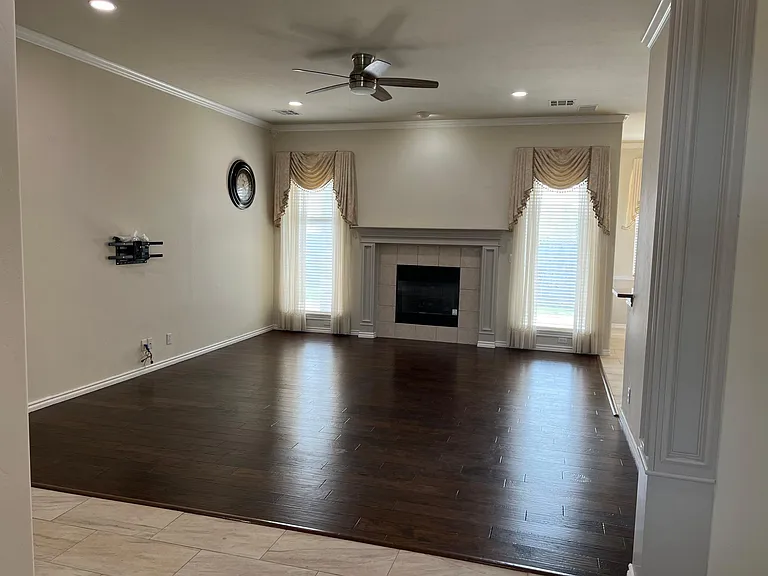 9601 Southlake Dr — Photo 2