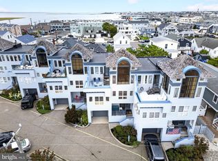 525 Engleside Ave, Beach Haven, NJ 08008