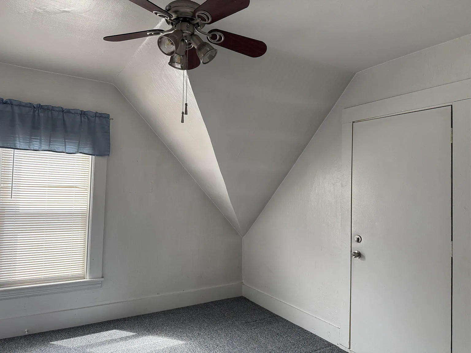 1 bed, 850 sqft, $1,600 — Photo 2