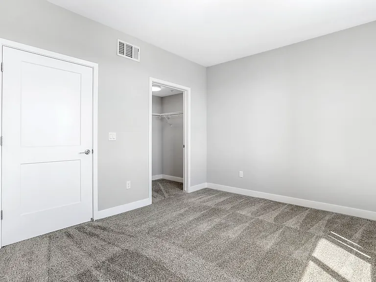 Tesoro Apartments — Photo 44