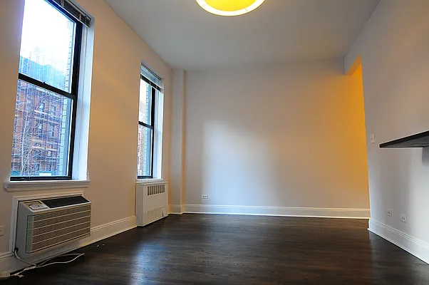 Rented by Metropolis Real Estate of Manhattan | media 12