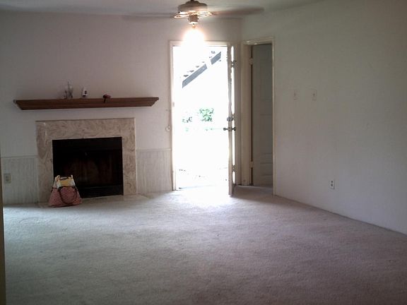 2nd image of 9700 Leawood Blvd #7/11