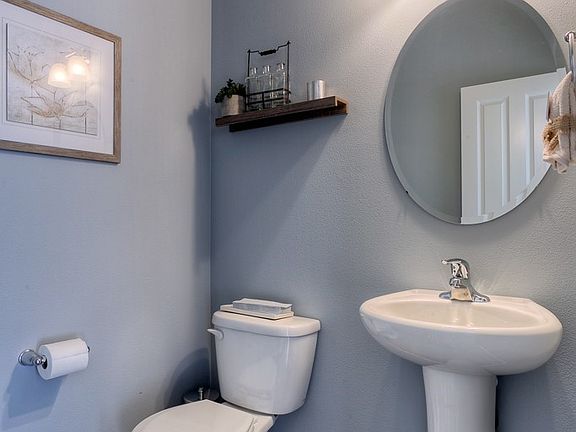 4th image of 204 Elderberry Avenue Street #83