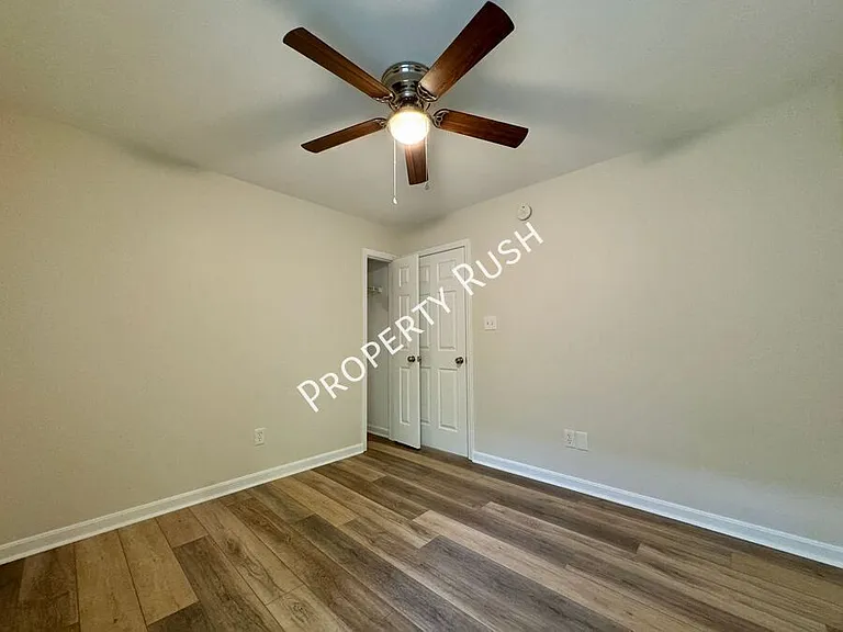 709 N Holly St — Photo 19