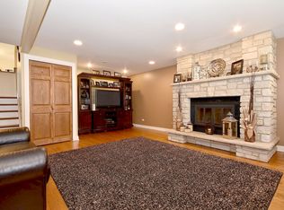 8500 W 89th St, Hickory Hills, IL 60457