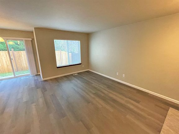 4th image of 13912 176th St E