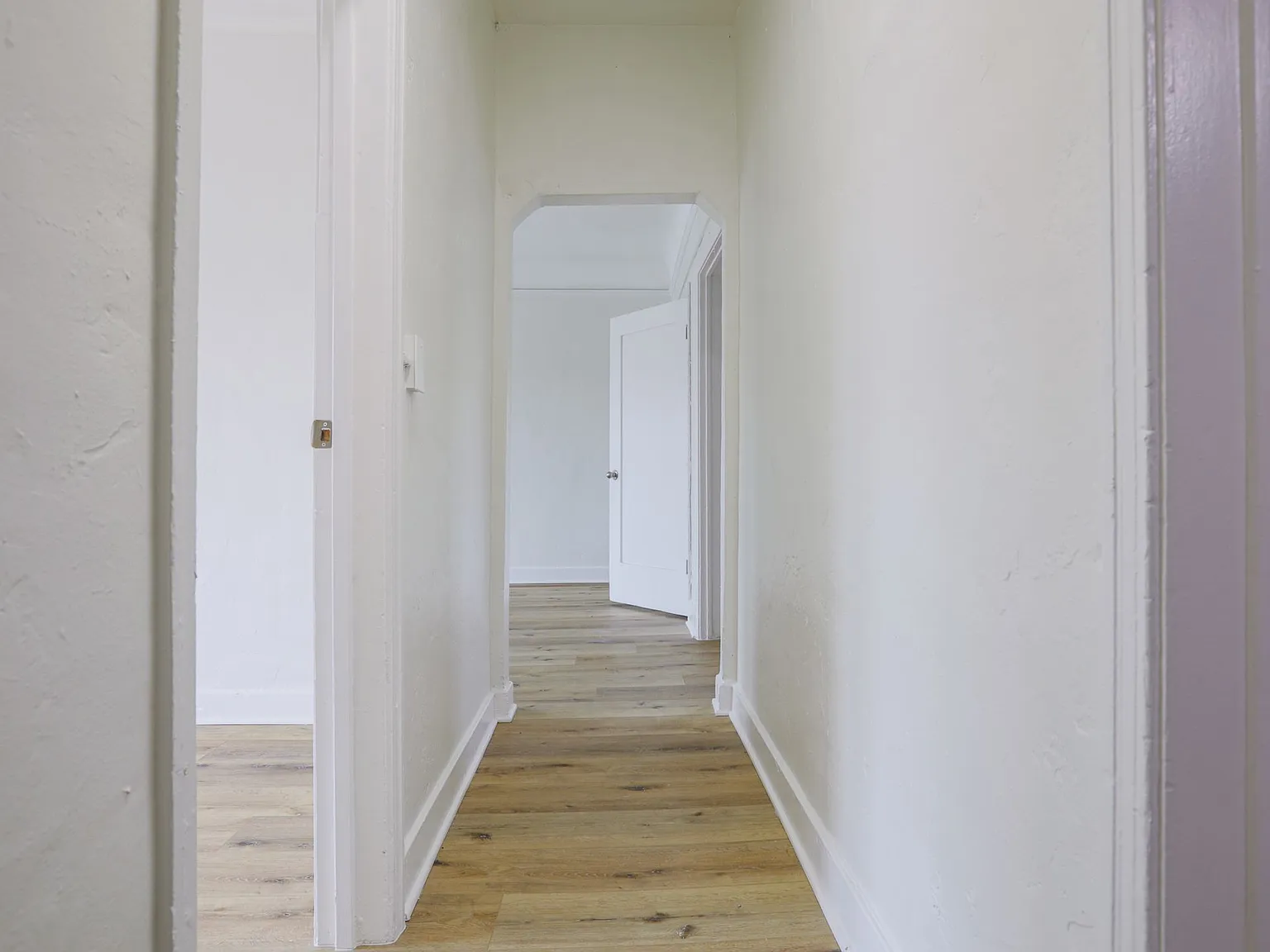 Catalina Apartments | Studio & One-Bedroom Apartments in Prime Koreatown — Photo 3