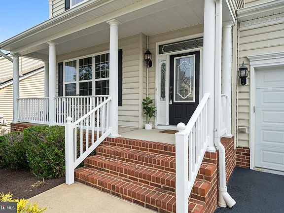 2nd image of 3443 Hill Gail Dr