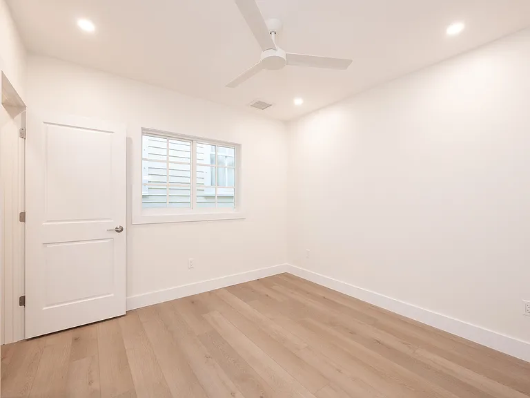 1110 Truman Ave — Photo 12