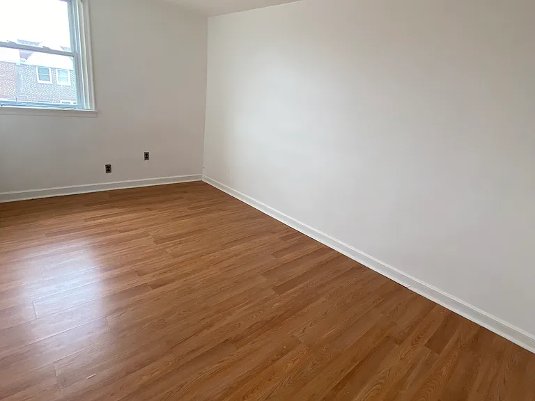 7130 Saul St #3 — Photo 11