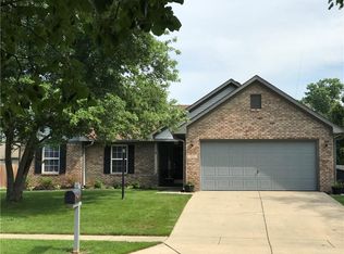 1002 Honeysuckle Ct, Mooresville, IN
