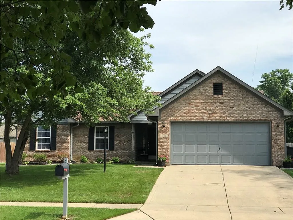 1002 Honeysuckle Ct photo 1