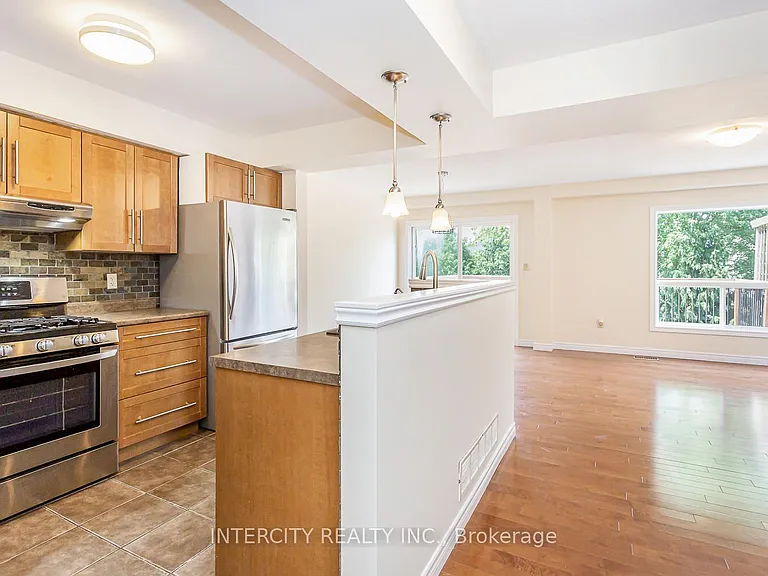 258 McMeeken Dr — Photo 5