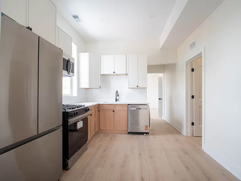2753 W Chicago Ave #2 — Photo 5