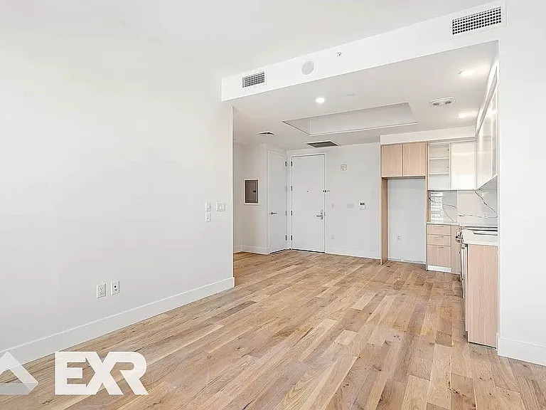 69 Adams St #18F — Photo 2