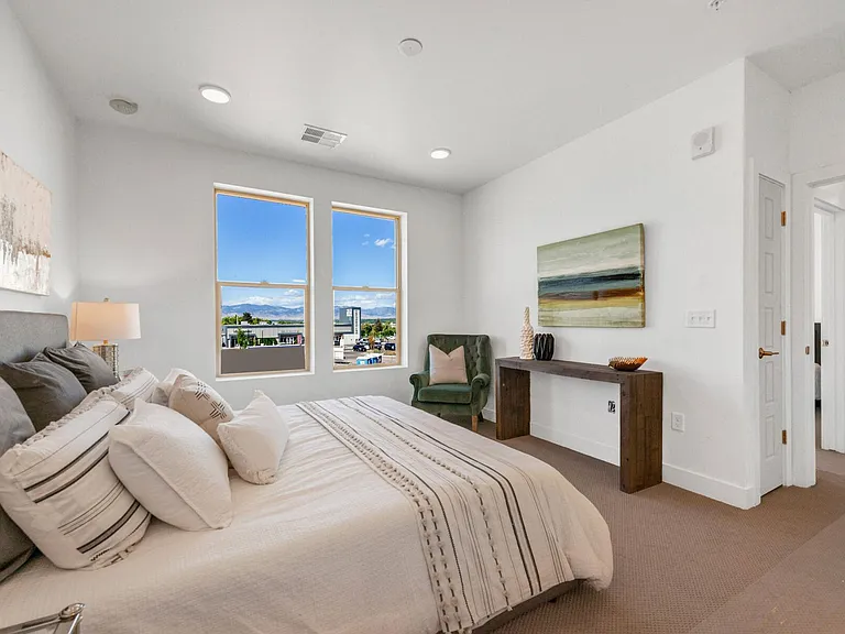 Apex at Perry Station - Modern Living at it's best! — Photo 9