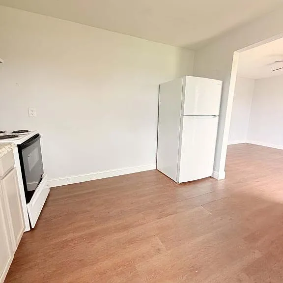 118 Salter Rd #4 — Photo 5