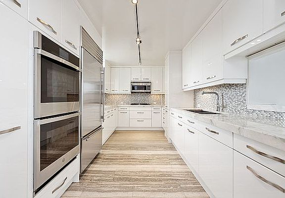 4th image of 115 E 87th St #32DE