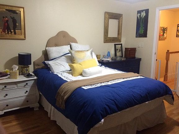 3rd image of 377 Bramhall Ave