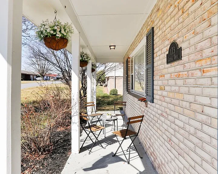 173 Colonial Dr #A — Photo 35