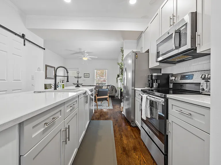 144 Holiday Ave NE — Photo 9