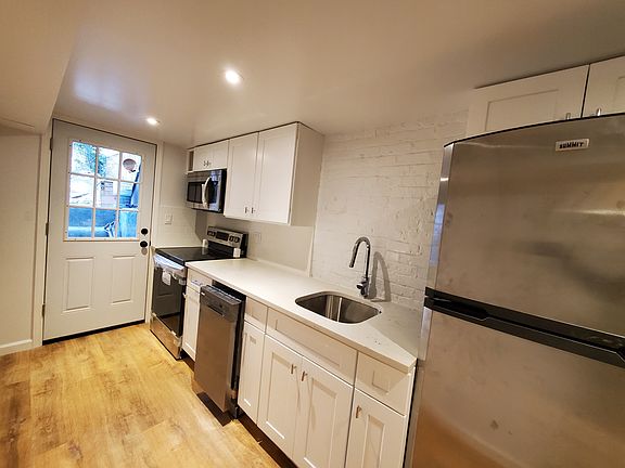 3rd image of 1380 Park Pl #1