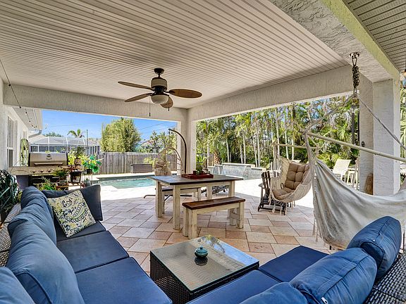 2nd image of 1049 SW Alcantarra Boulevard