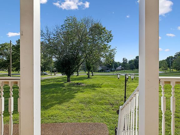 5th image of 636 Shelley Dr