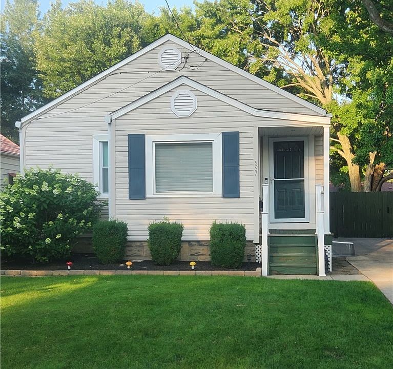 1st image of 667 Essex St