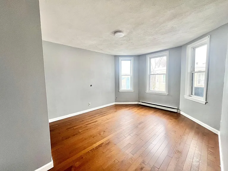 37 Maverick St #3 — Photo 3