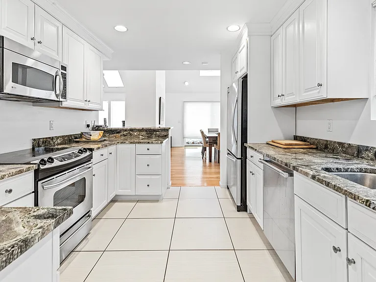 34 Park Cir — Photo 6