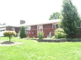 2013 Birchcrest Dr, New Castle, PA 16101