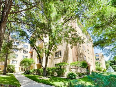 6430 W Belle Plaine Ave APT 209, Chicago, IL, 60634