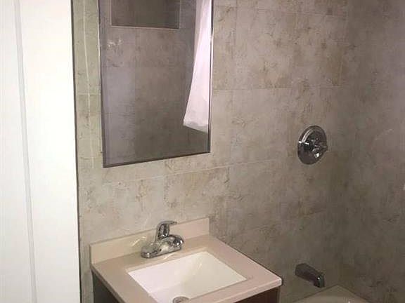 5th image of 12 Minerva Pl Unit 1L
