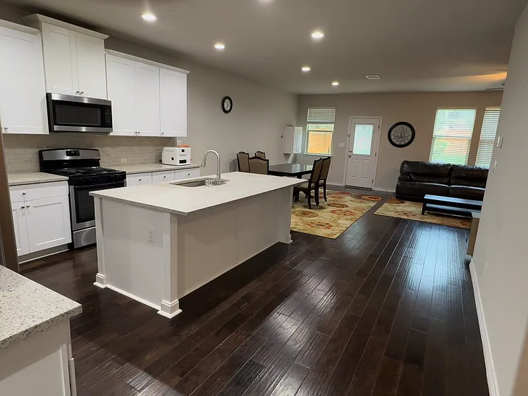 340 Mary Max Cir — Photo 4