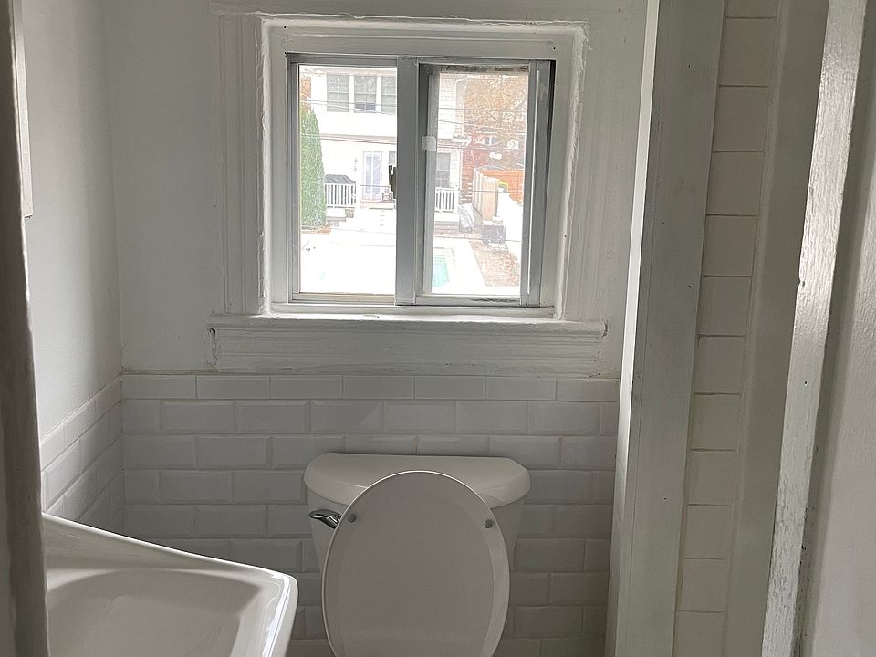 2nd image of 1202 4th Ave