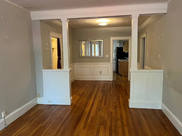 16 Glenside Ave #1R — Photo 3