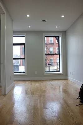 Rented by Miron Realty Group | media 18