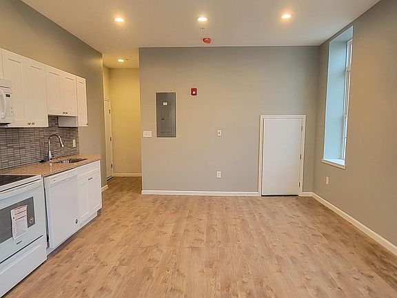 3rd image of 401 W Norris St