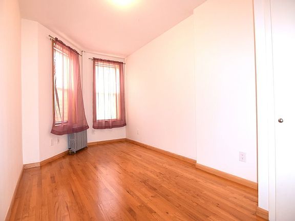 3rd image of 315 Bleecker St #1A
